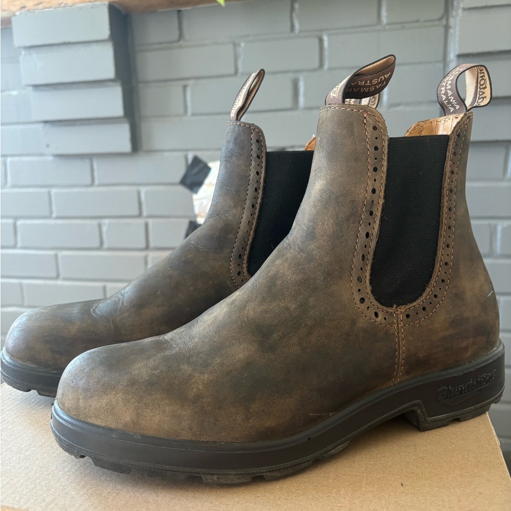 WOMEN'S ORIGINALS
HIGH TOP BOOTS - RUSTIC BROWN- Size 10